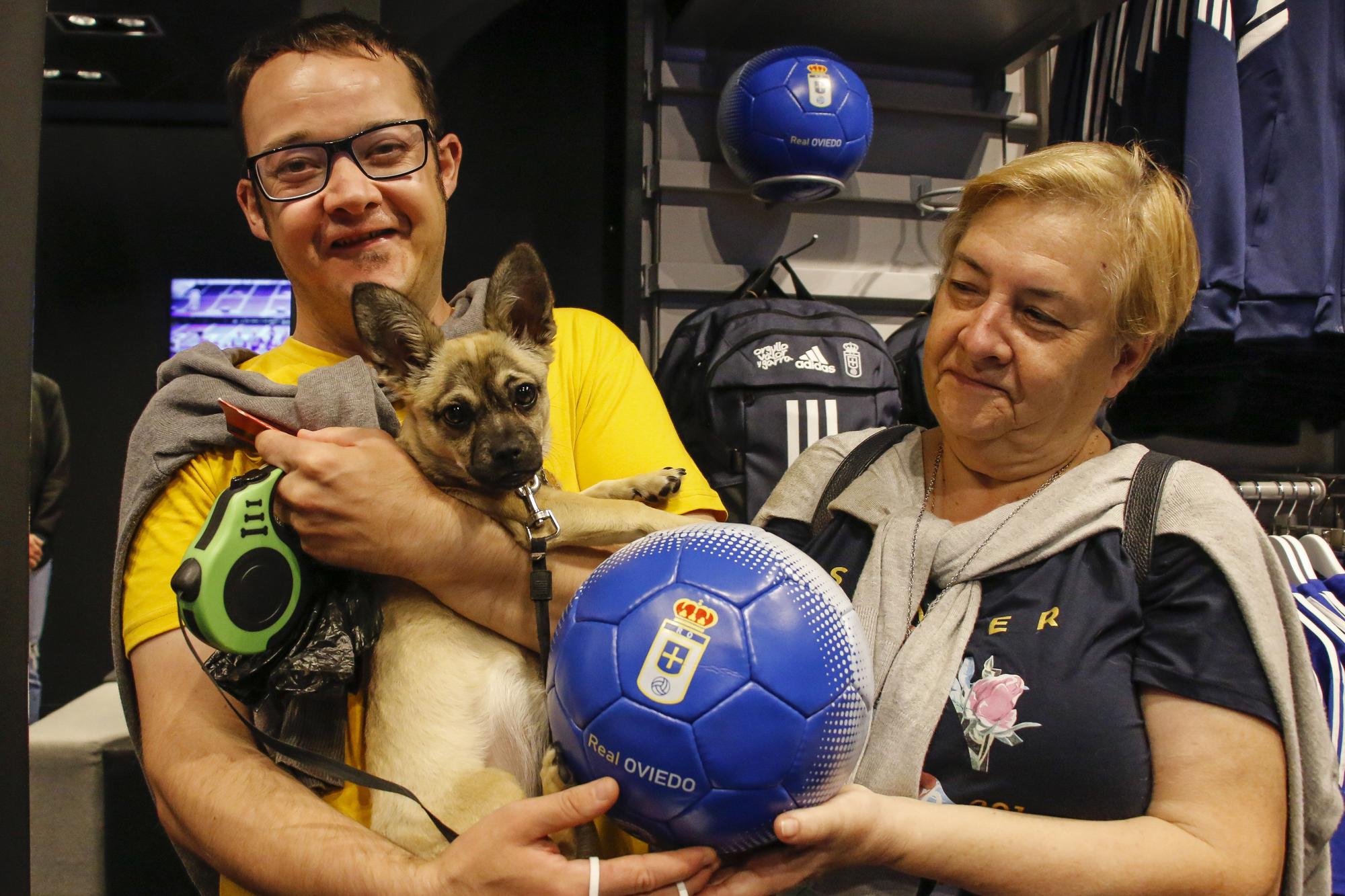 Así fue el primer día de la campaña de abonados del Real Oviedo