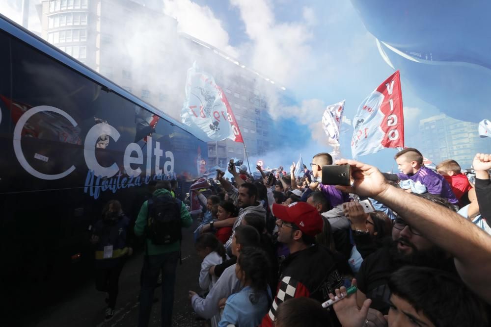 El celtismo vuelve a demostrar fuerza y compromiso en el recibimiento al Celta a su llegada al estadio.