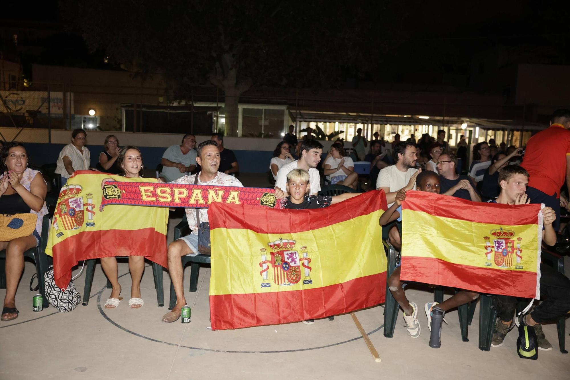 El Molinar estuvo al lado de Juana Camilión en la final del 3x3 de la selección española en París