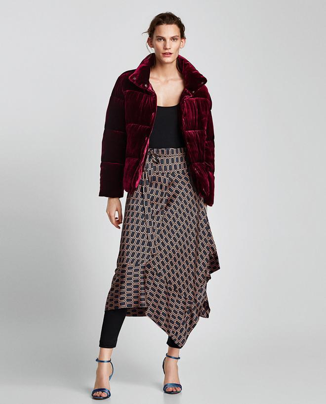 'Shopping' para el Black Friday: chaqueta acolchada de terciopelo, de Zara