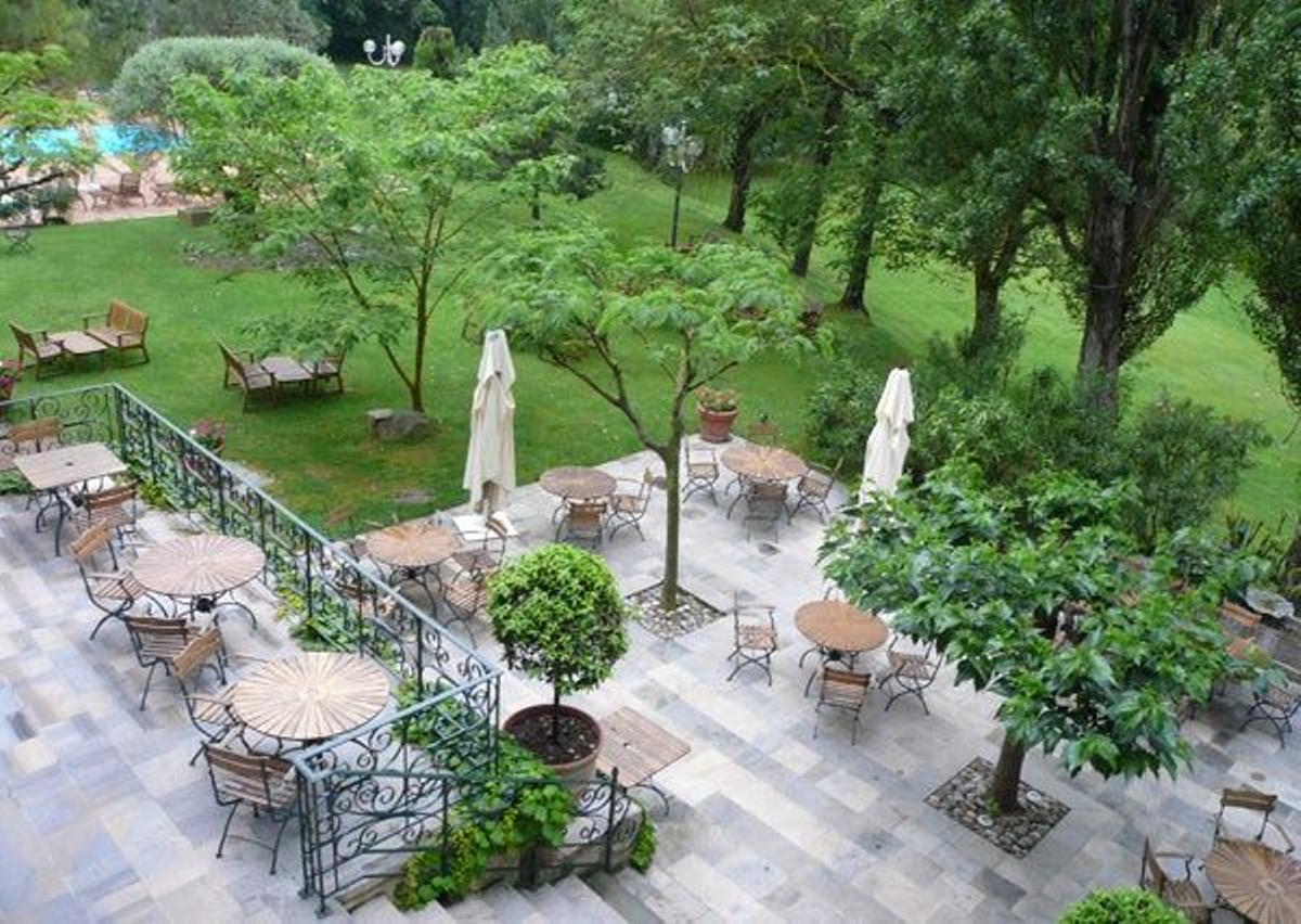 Jardines del hotel Le Domaine d&quot;Auriac