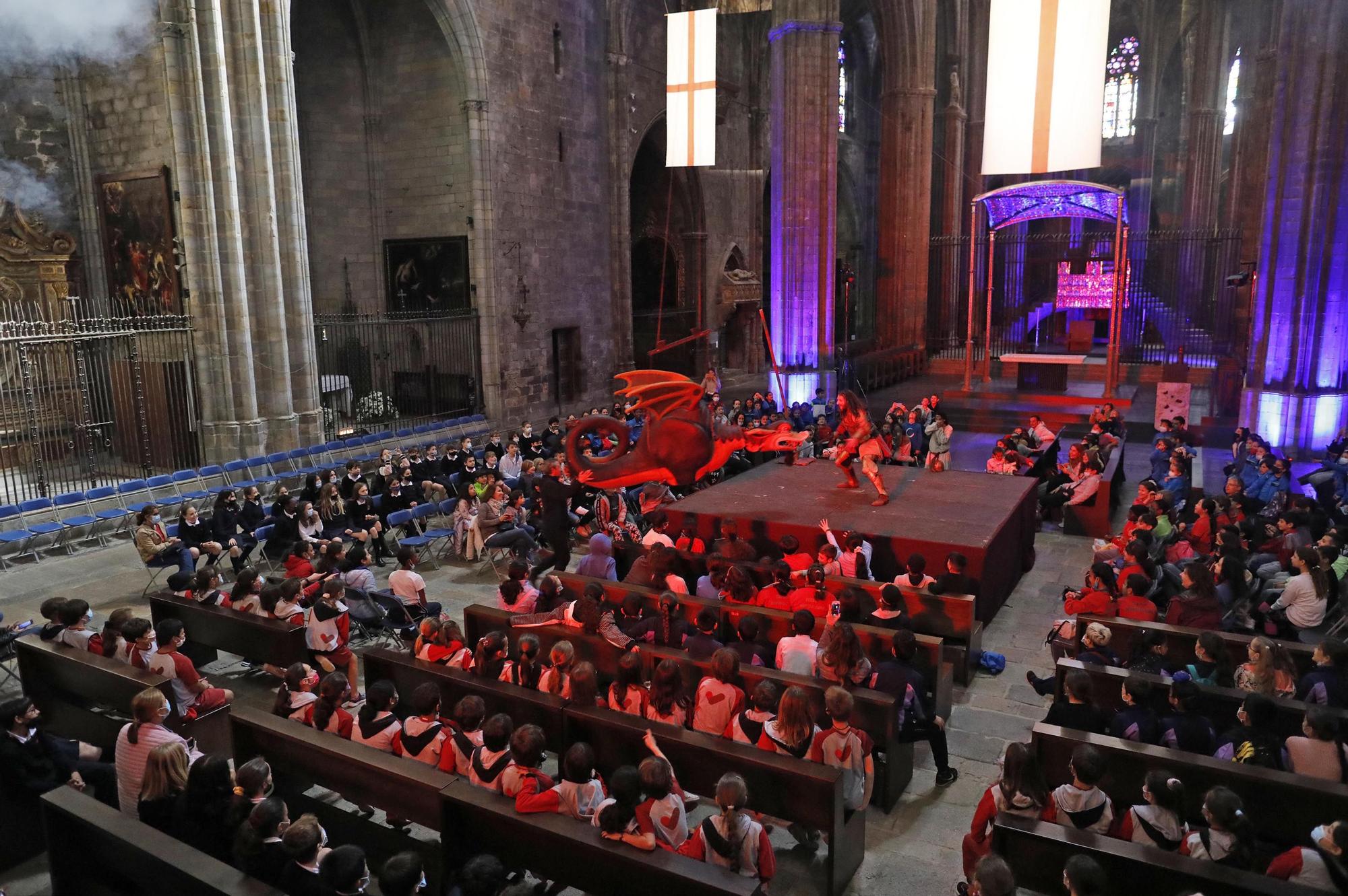 La llegenda reviu a la Catedral amb la Consueta de Sant Jordi