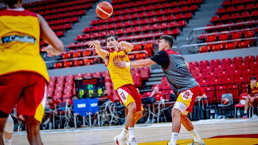 Con Saint-Supéry y Cárdenas ante Portugal en el esprint hacia el Mundial