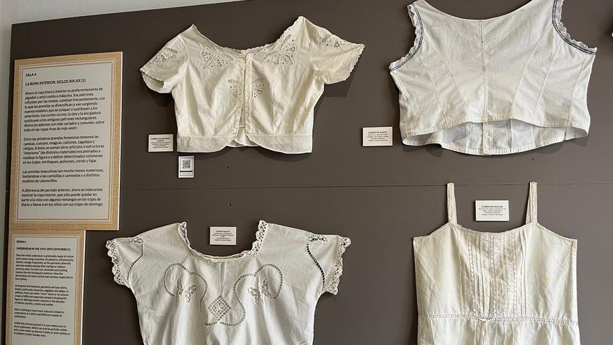 Más de 3.000 personas han visitado ya la exposición &quot;Vestir la ropa blanca&quot; en La Casa Amarilla