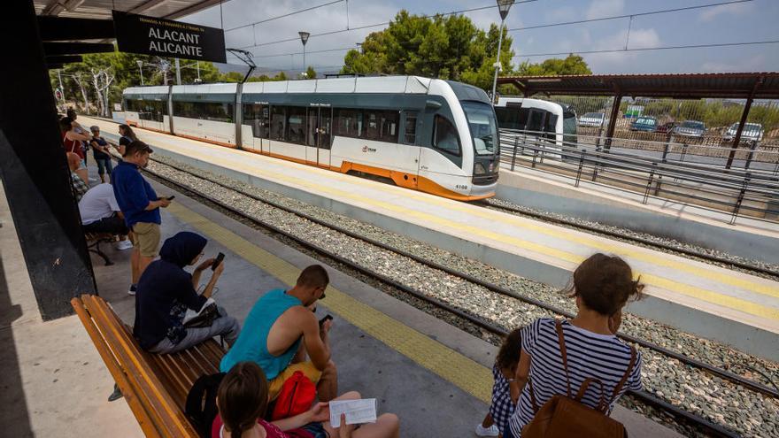 FGV invierte 14 millones para adaptar los andenes de la línea Benidorm-Dénia a los nuevos trenes