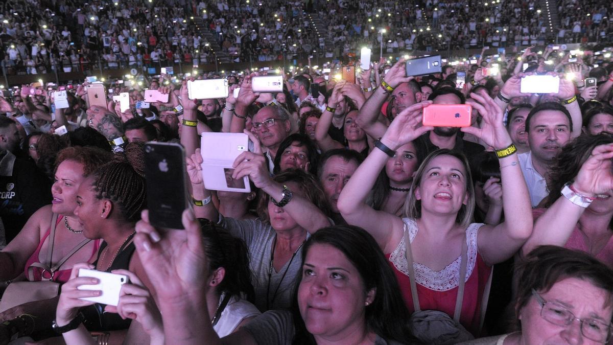 Público asistente a un concierto en el Coliseum de A Coruña.