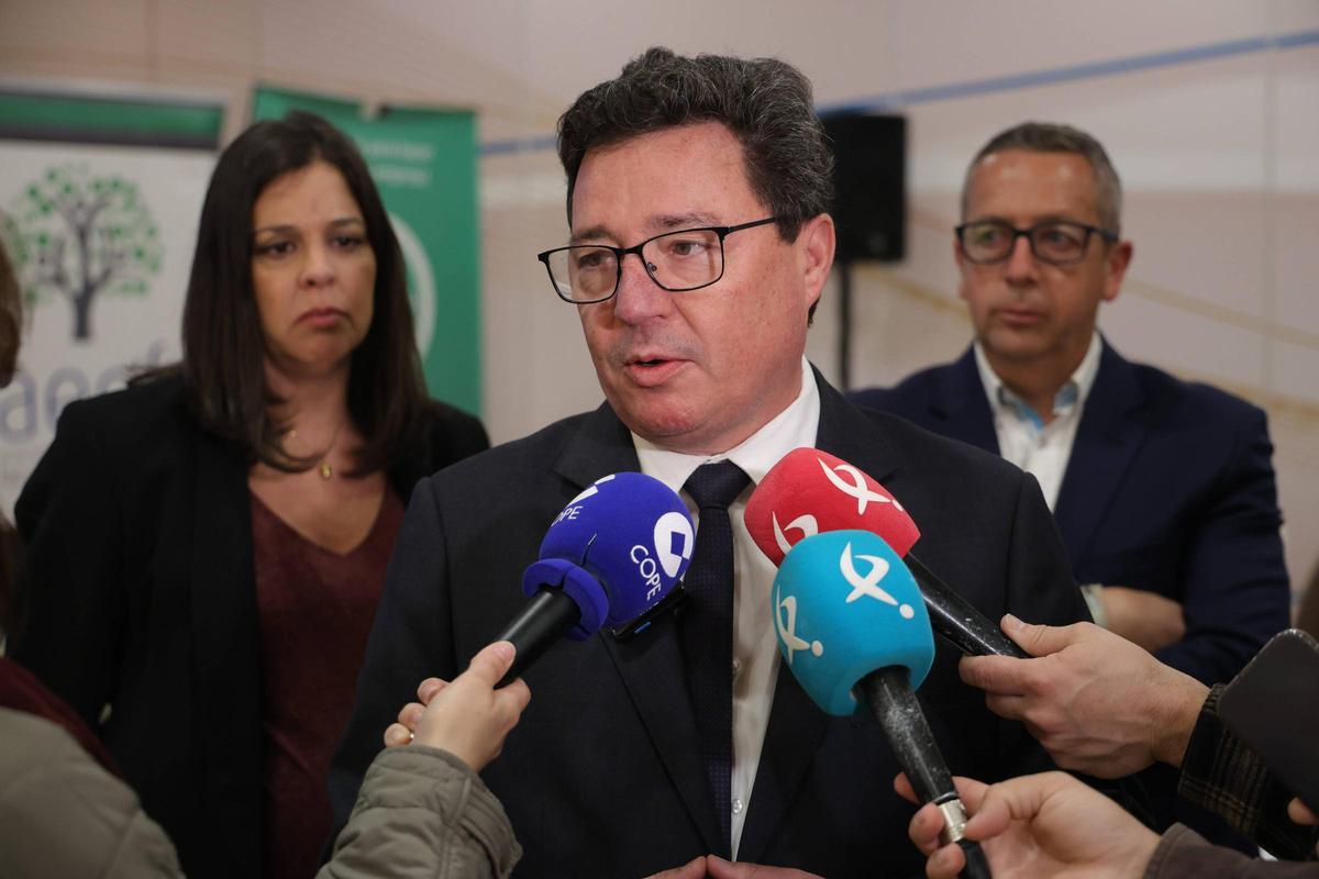 Fotogalería | Empresarios e instituciones se han dado cita este miércoles en Cáceres en torno al relevo generacional Fotogalería | Empresarios e instituciones se han dado cita este miércoles en Cáceres en torno al relevo generacional