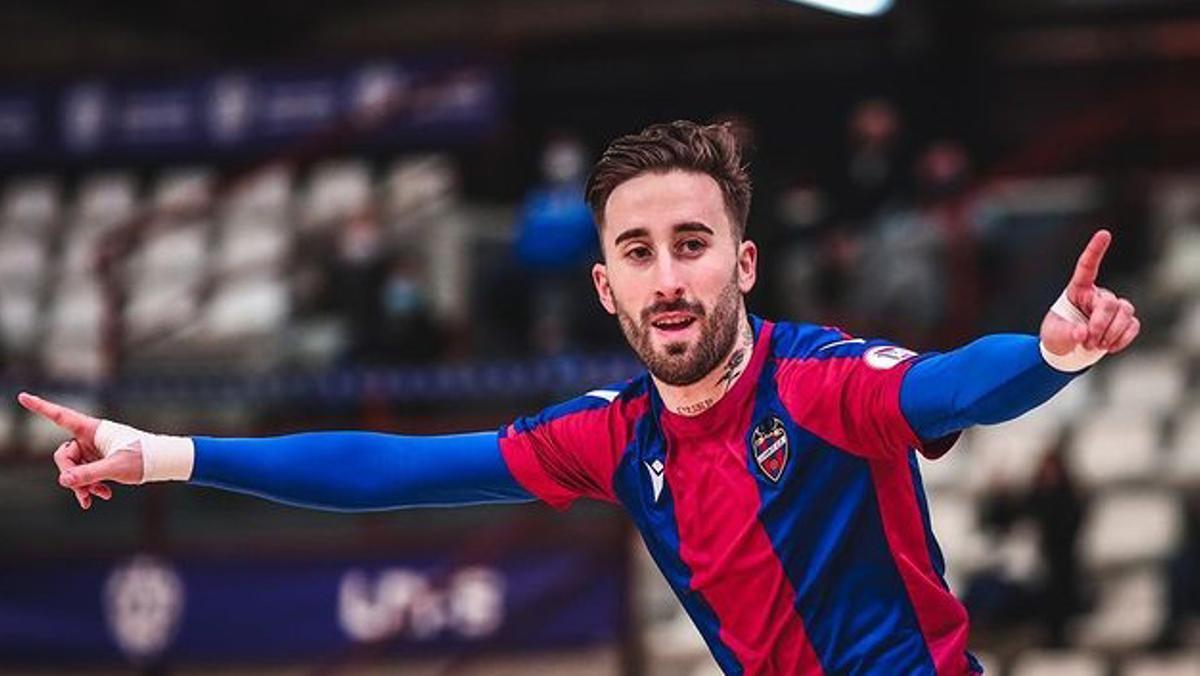 Mario Rivillos vuelve a sonreír en el Levante