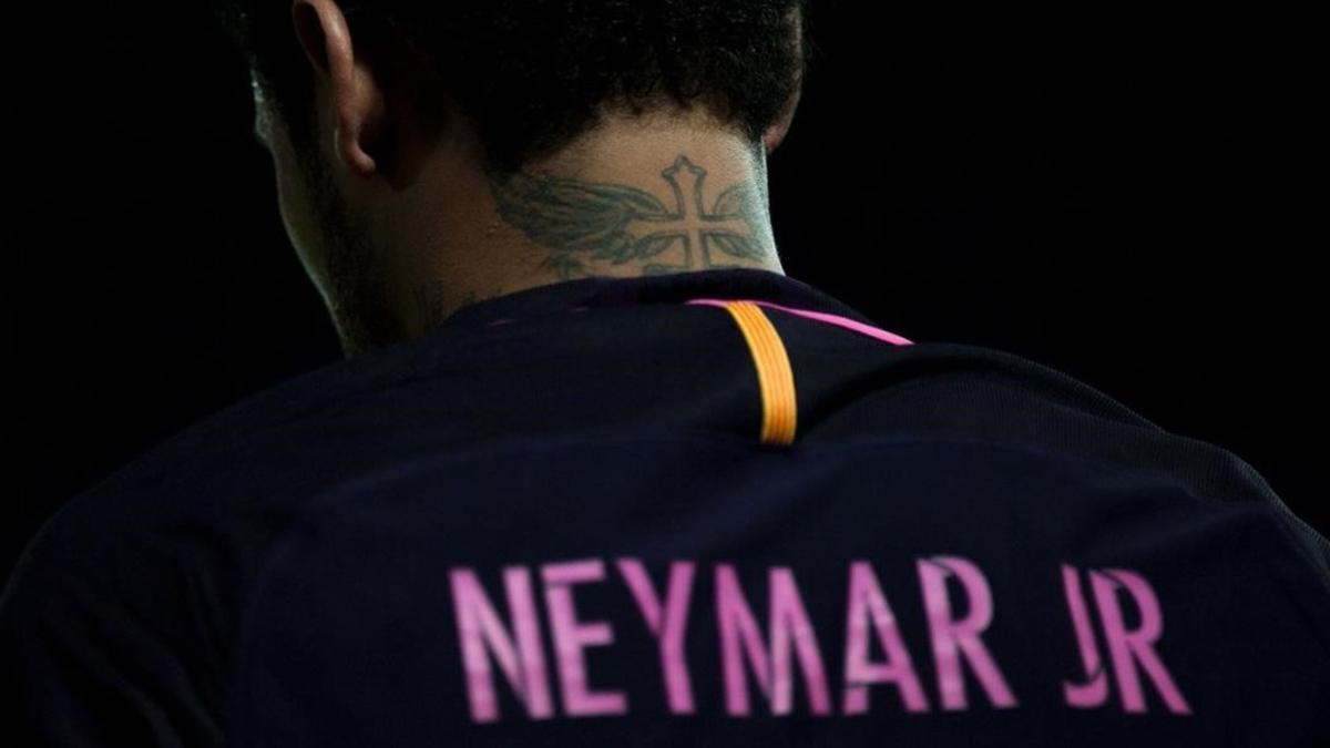 Neymar, en un momento del partido del Barça en el Nuevo Los Cármenes.
