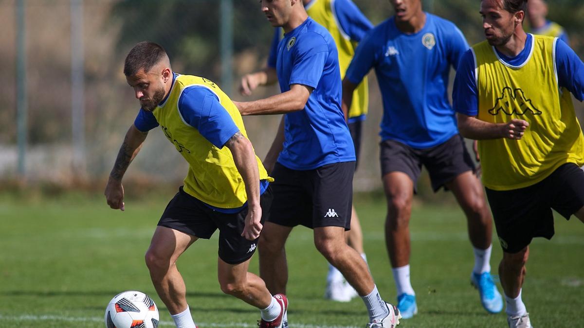 Entrenamiento en Fontcalent 48 horas antes del partido frente al Terrassa en el Rico Pérez.