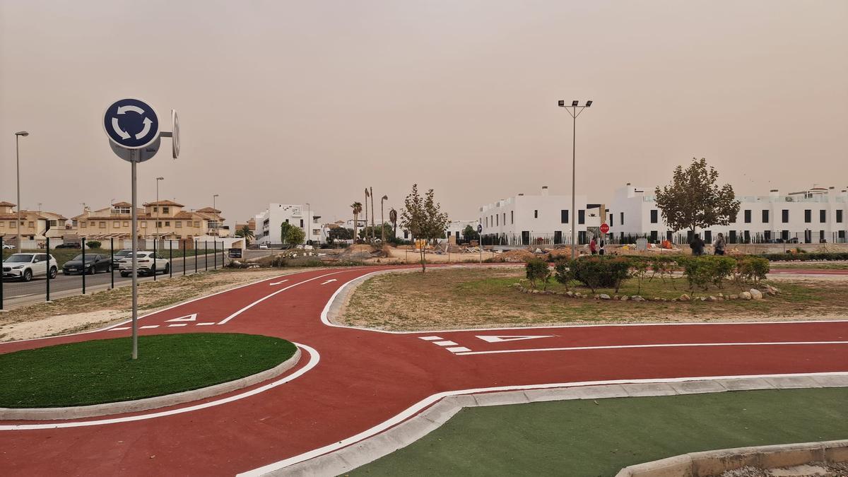 Orihuela recupera tras dos décadas de abandonado el parque de educación vial en la Costa