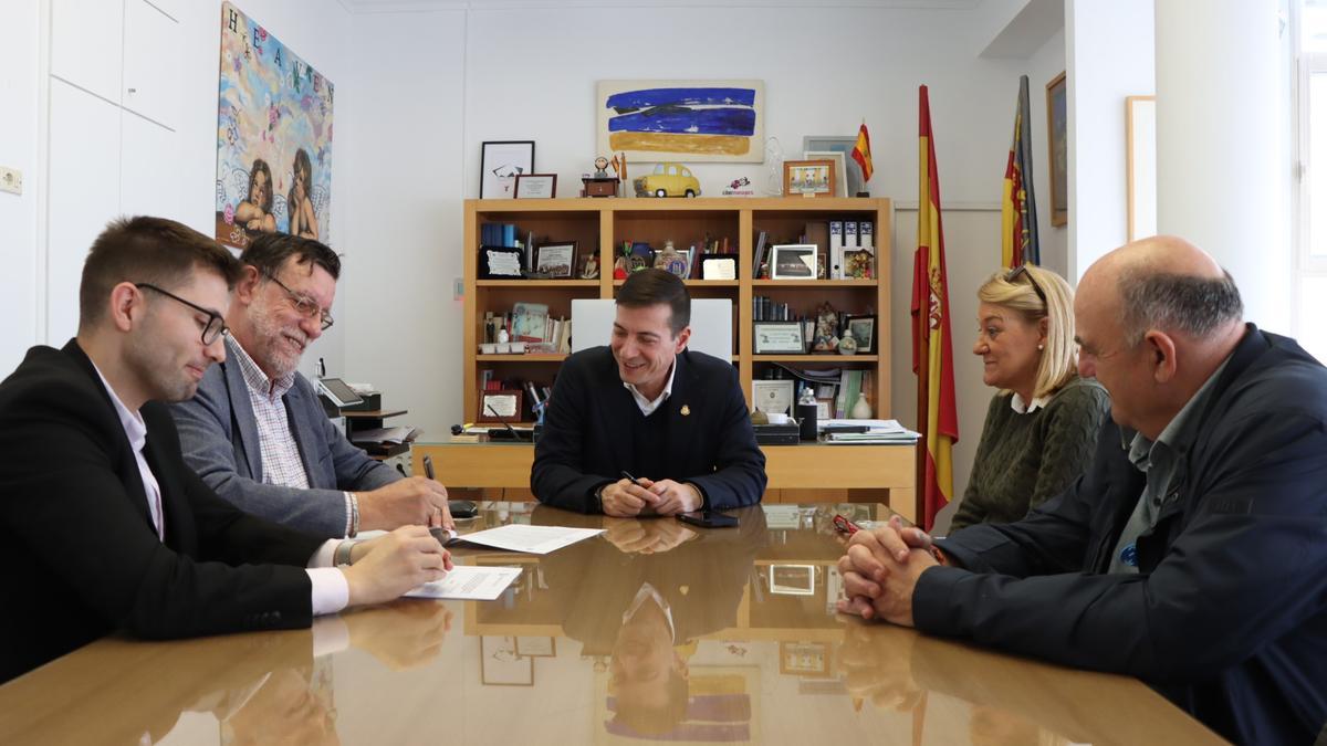 Convenio de colaboración con el círculo católico de San Roque en Burjassot.