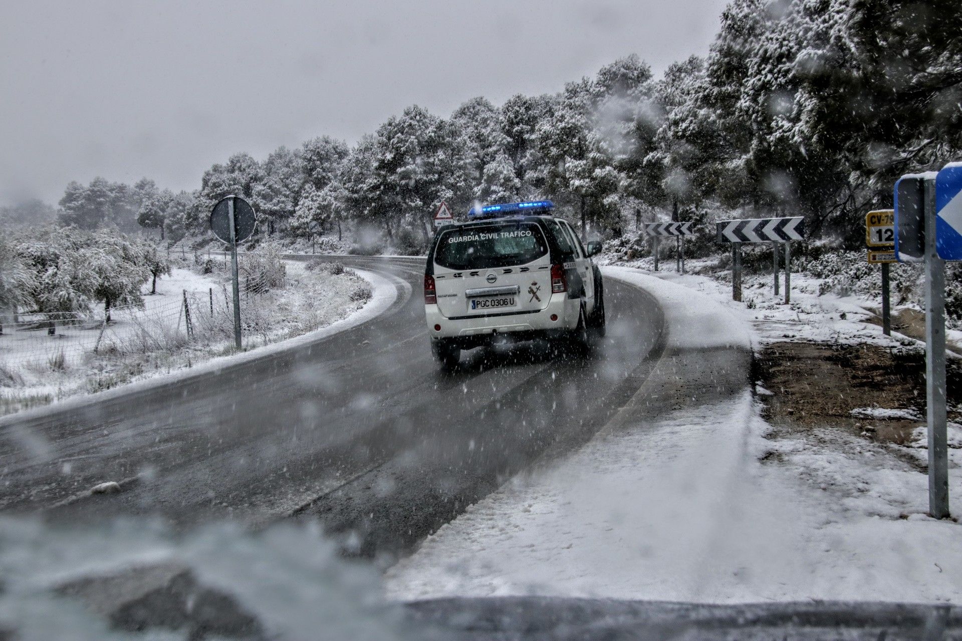 Alcoy y Banyeres se cubren de nieve dos días antes de comenzar la primavera