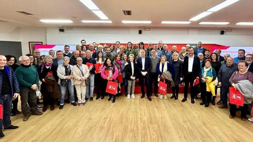 El PSOE nombra a 75 representantes en el campo y la ciudad para fiscalizar a PP y Vox en Elche