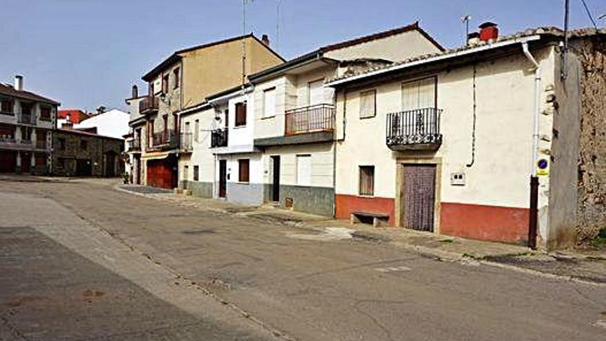 Una de las calles más concurridas de Alcañices, completamente vacía por el confinamiento.