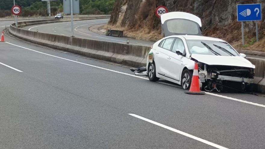 Un taxista herido en una salida de vía en la autovía