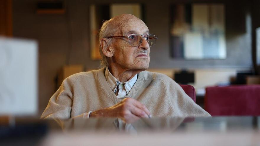 El escultor Adolf Aymat cumple 94 años en Ibiza