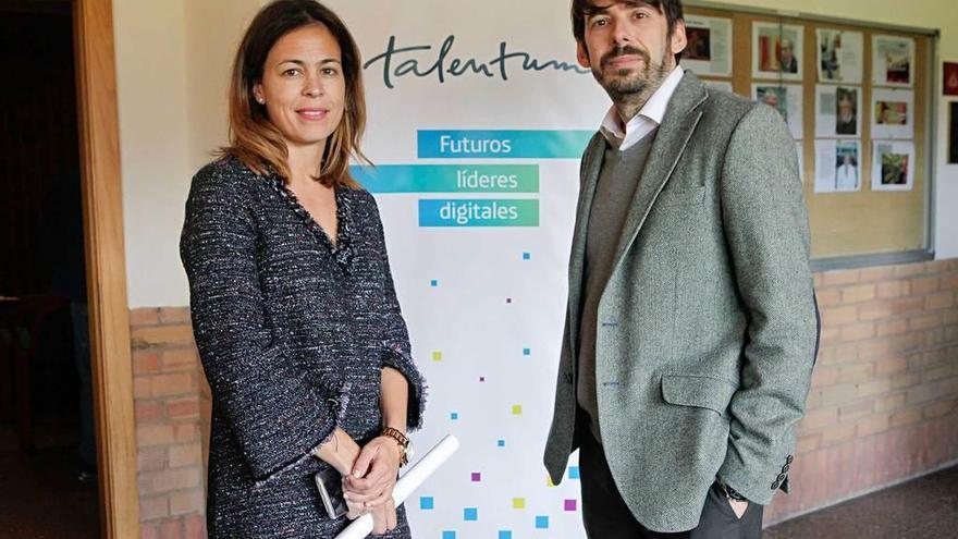 Paula Beirán y Miguel Ángel Calvo, ayer en la Politécnica.