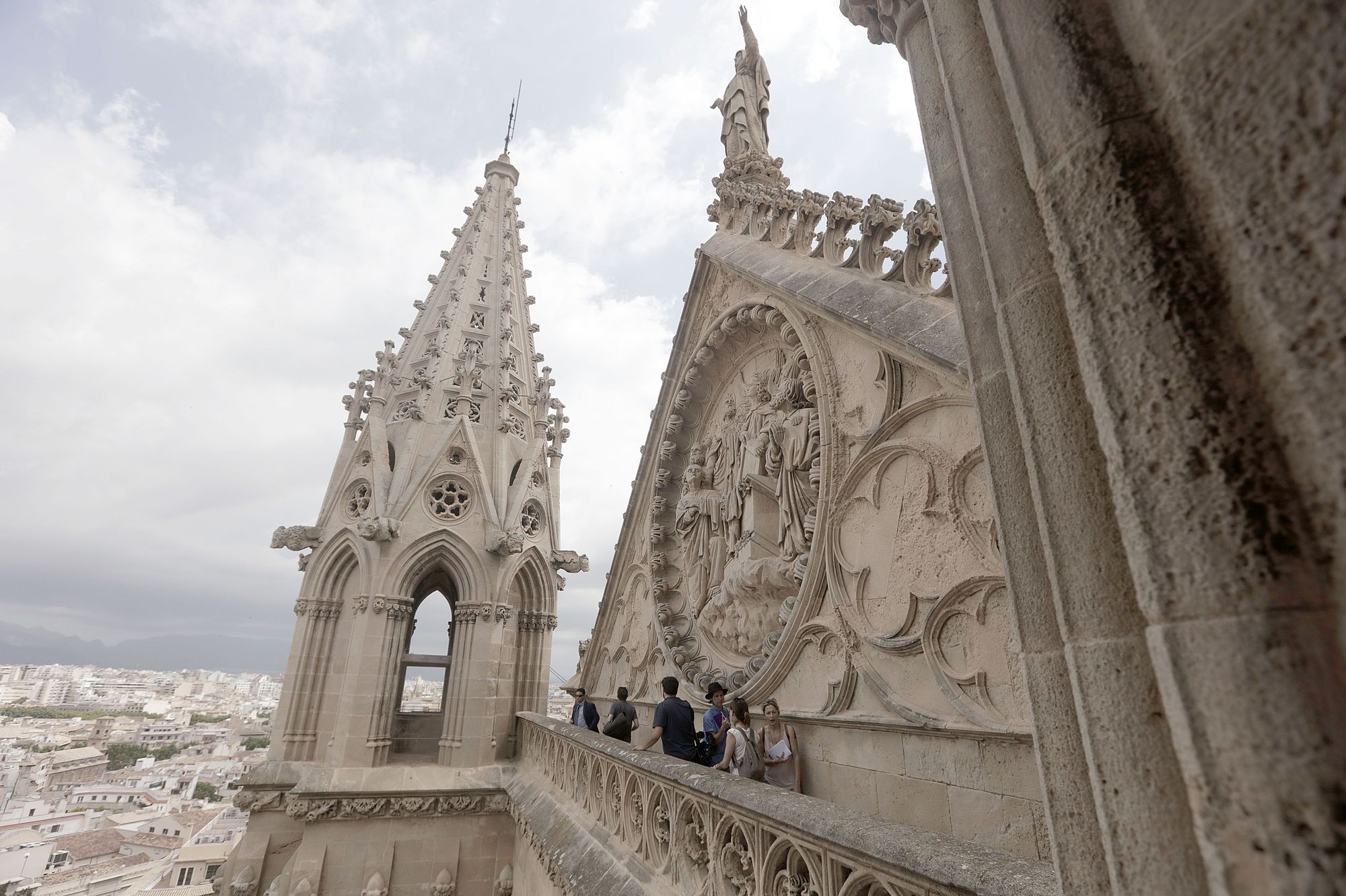 Spektakuläre Aussicht: So ist der Blick von der Dachterrasse der Kathedrale in Palma de Mallorca