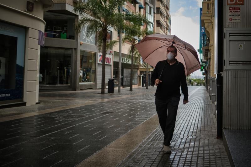 Ambiente en las calles Coronavirus Santa Cruz de Tenerife  | 18/03/2020 | Fotógrafo: Andrés Gutiérrez Taberne