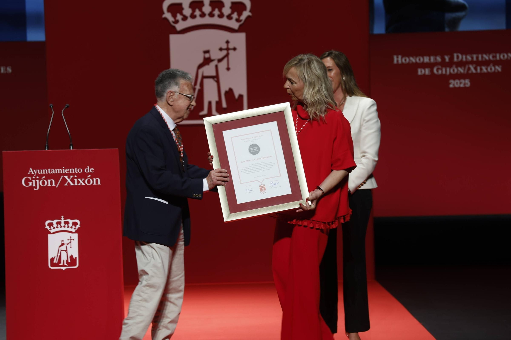 La entrega de medallas y distinciones de Gijón, en imágenes