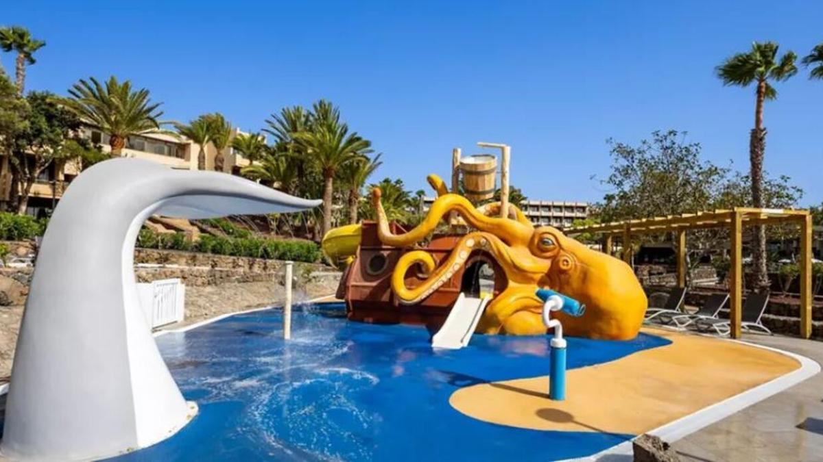 Piscina infantil en el hotel Barceló Lanzarote Active Resort.