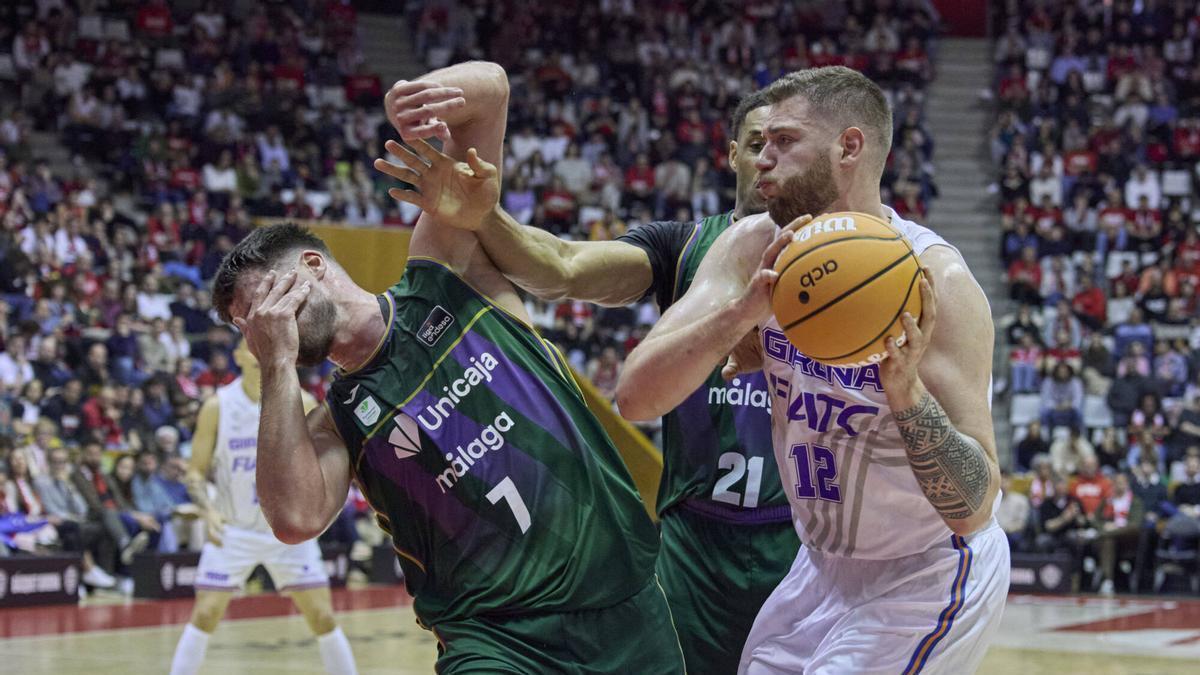 Barreiro, en una acción del juego durante el encuentro de este domingo ante Girona.