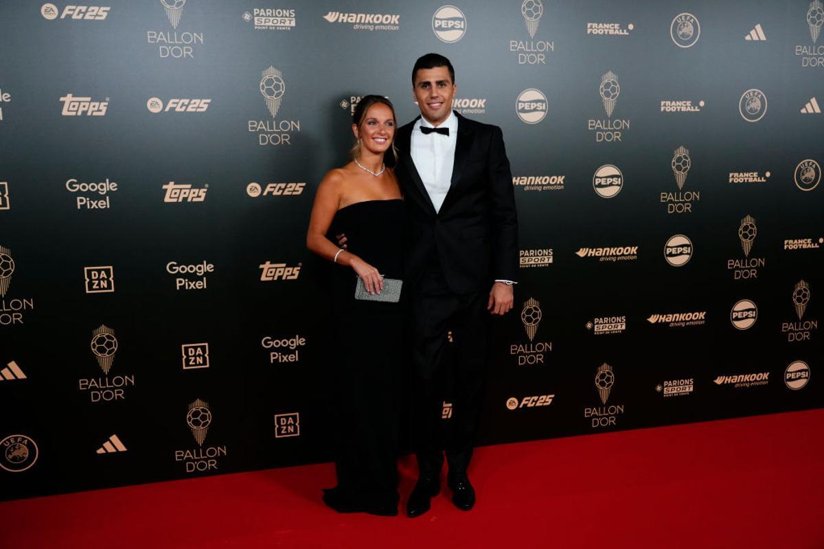 Rodri Hernández y Laura Iglesias en la gala del Balón de Oro