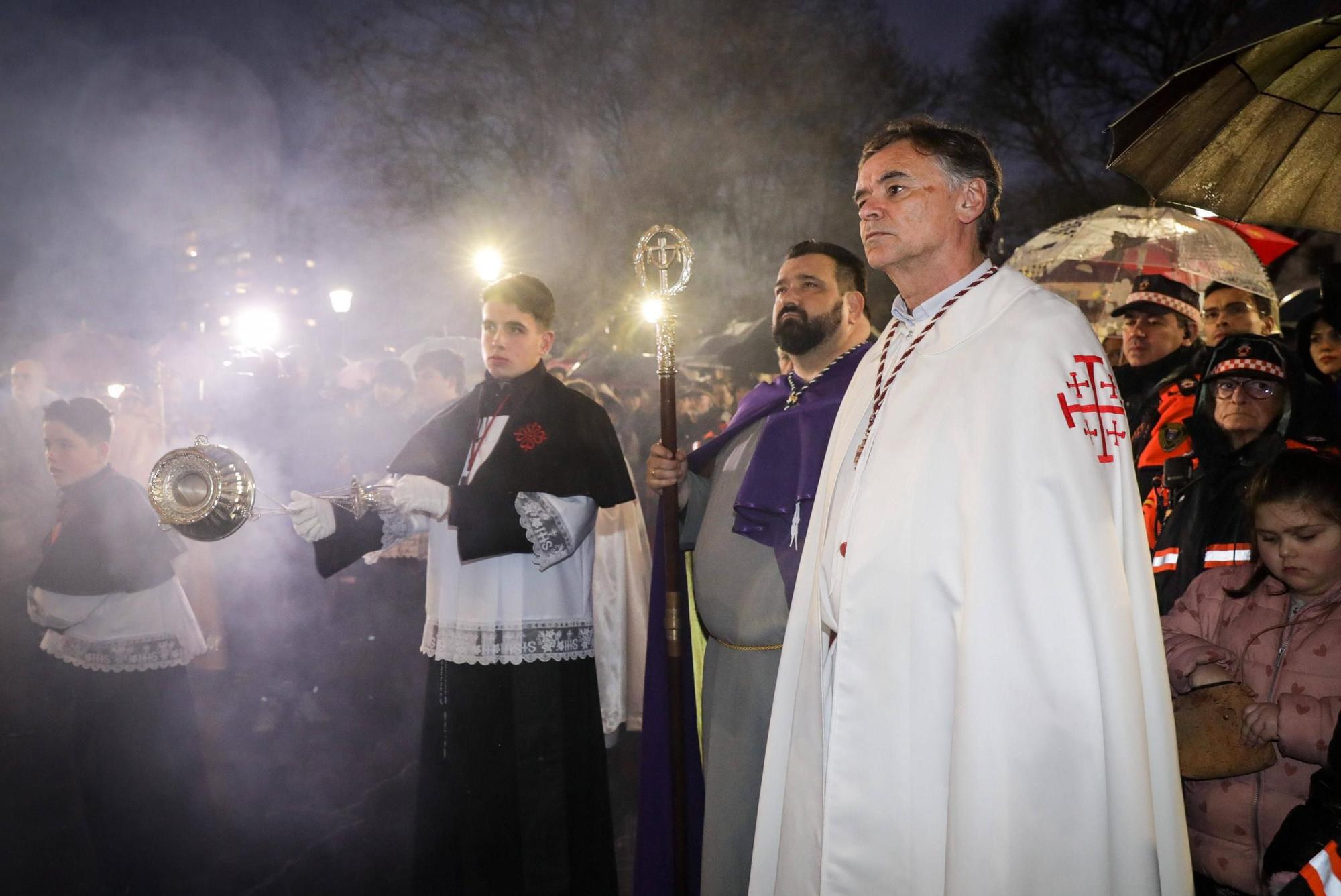 El vía crucis del Jueves Santo en Gijón, en imágenes