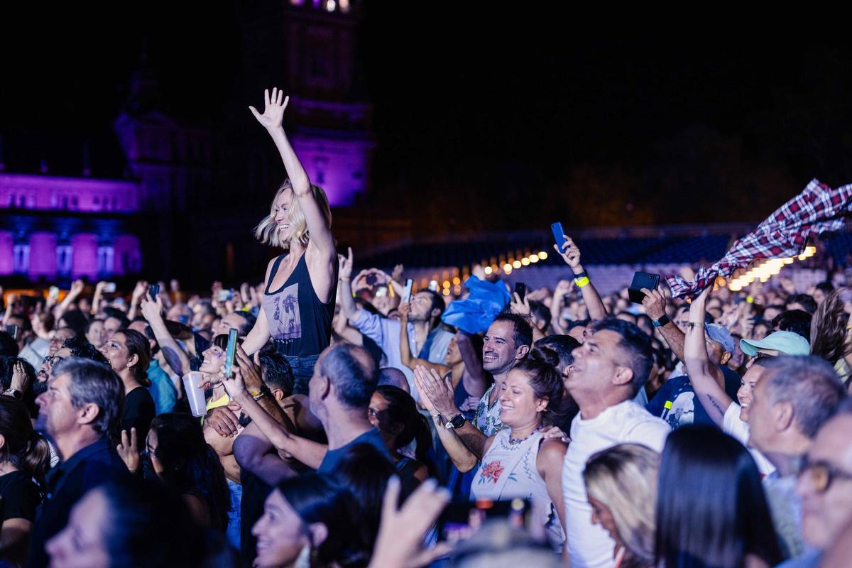 Público de Icónica Santalucía Sevilla Fest