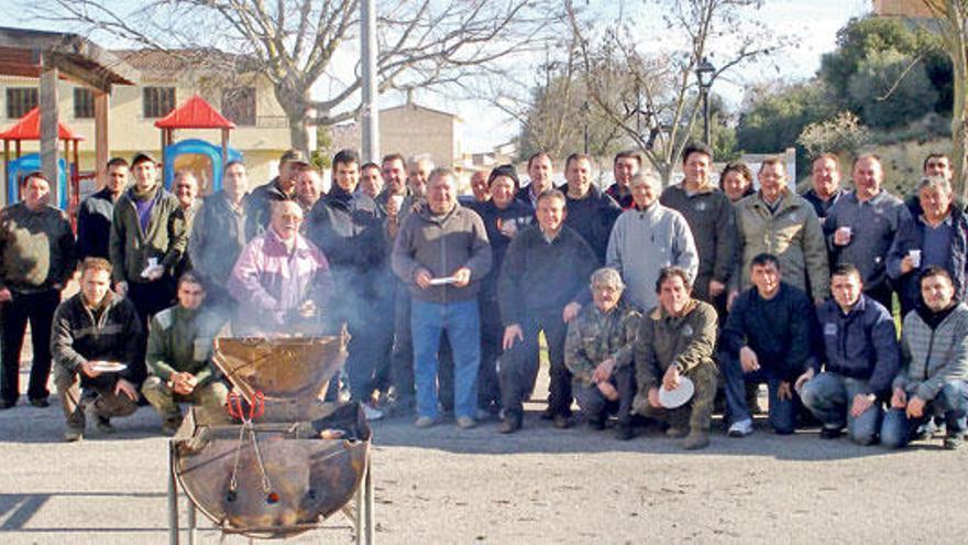 Los participantes en el fin de fiesta de la caza.