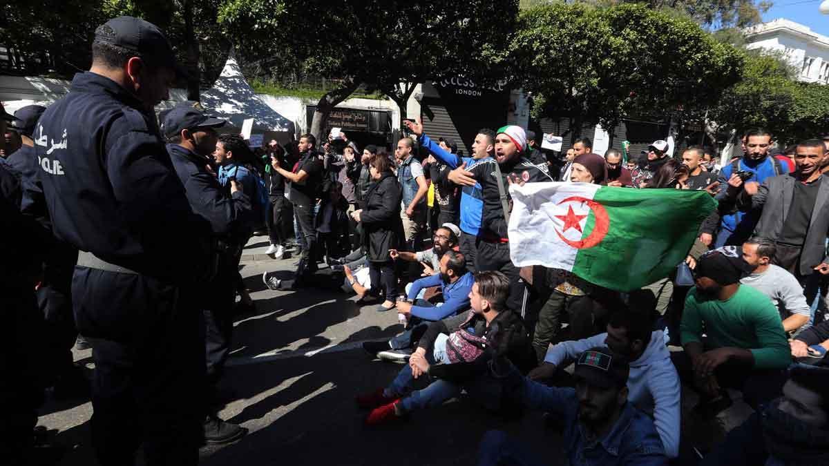 Nuevas protestas en Argel para exigir a Buteflika que no se presente a las elecciones