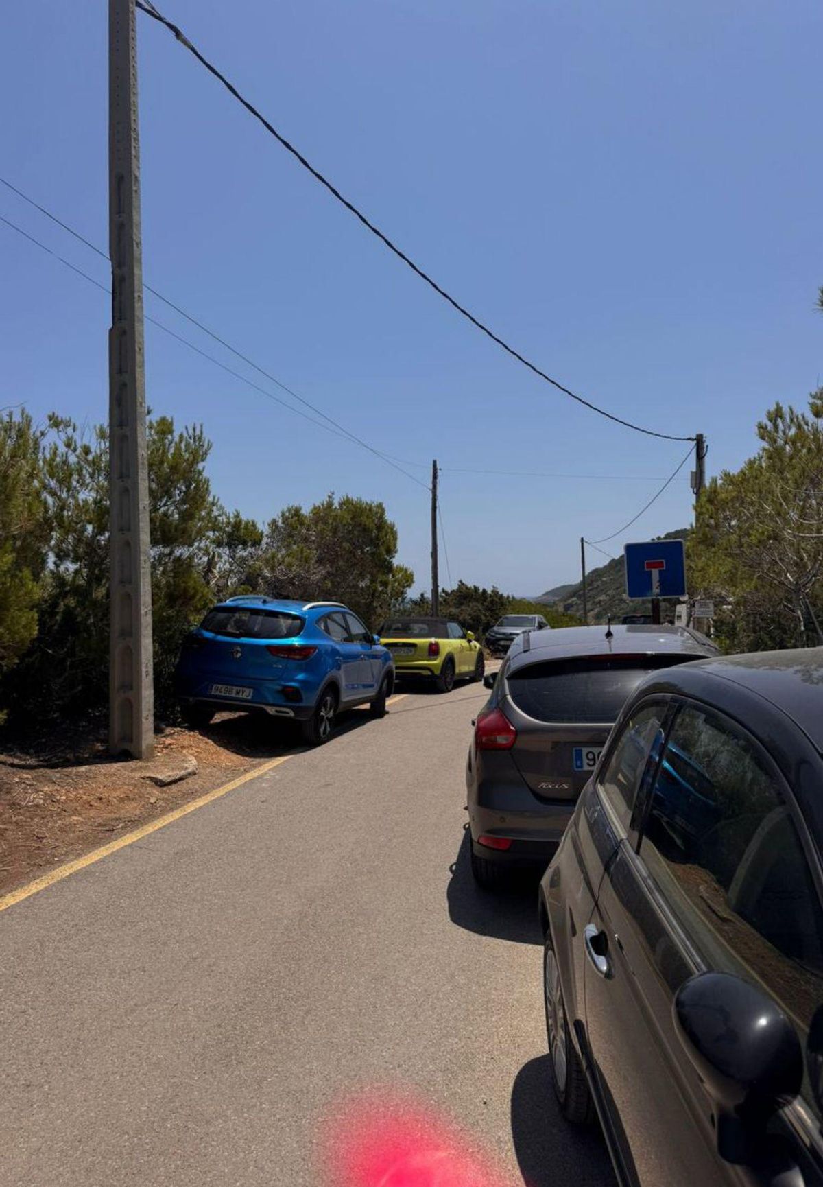 El «lío de coches» que no cesa en s’Aigua Blanca