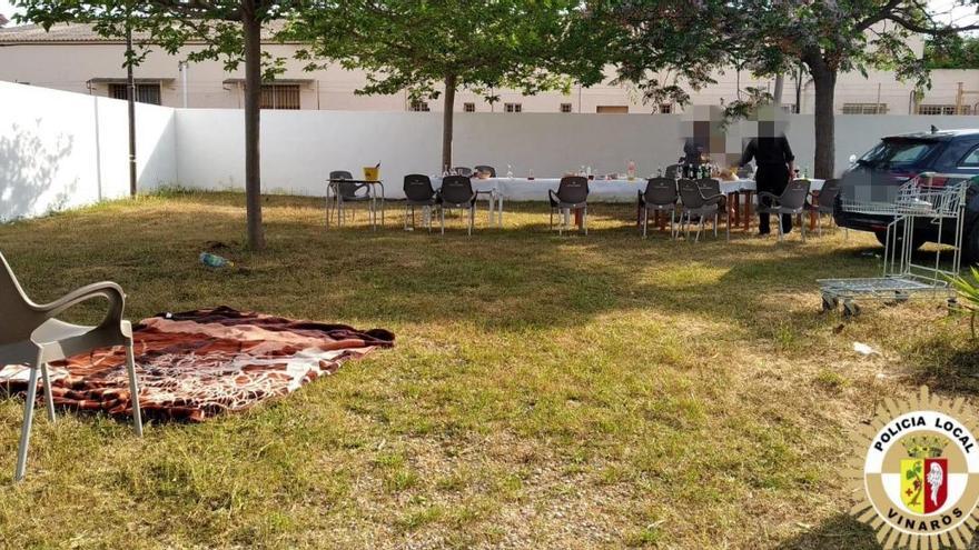 Coronavirus: Denuncian a 12 personas en Vinaròs por quedar para celebrar una fiesta de cumpleaños en un jardín