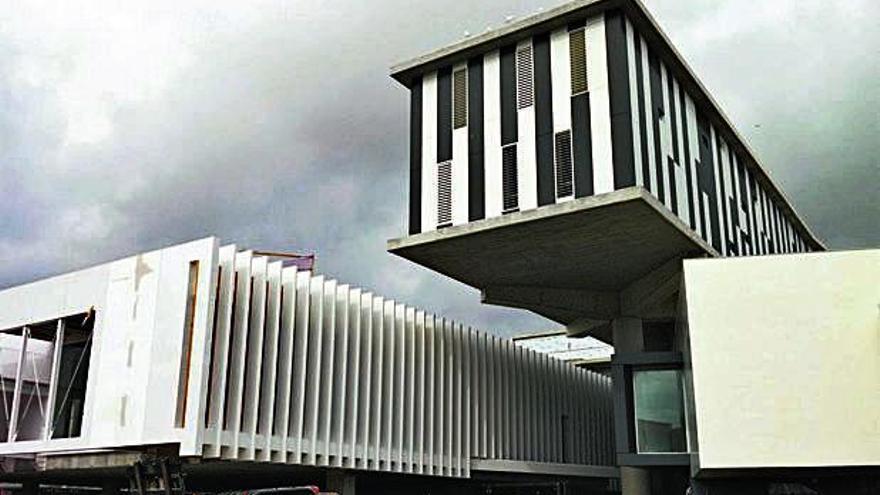 Imatge d&#039;arxiu de l&#039;edifici de la Casa de Cultura, situat a la plaça Pere Torrent.