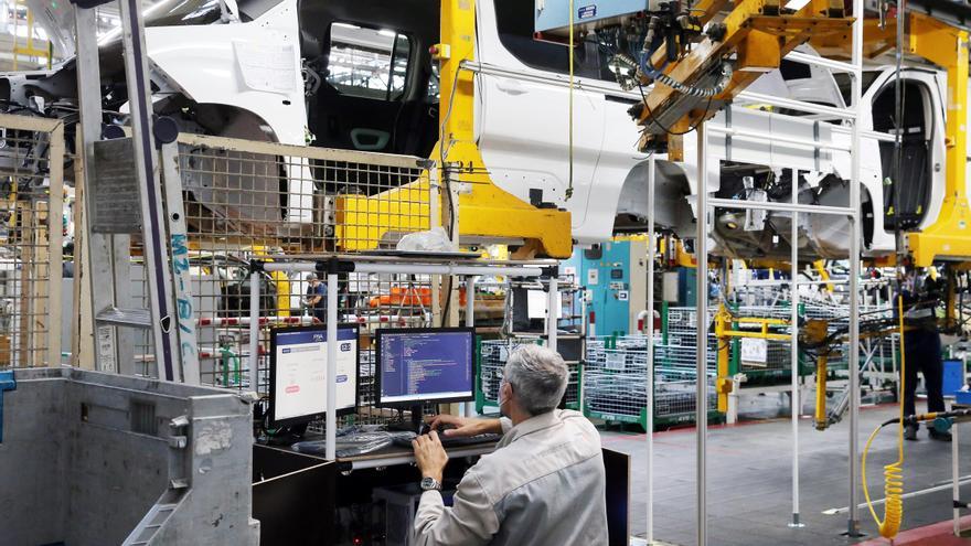 Stellantis se abre a alargar la producción de las K9 más allá de 2030: “Vigo es eficiente”