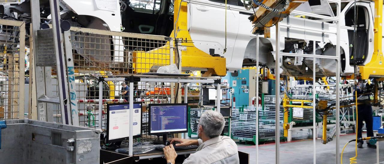 Stellantis se abre a alargar la producción de las K9 más allá de 2030: “Vigo es eficiente”