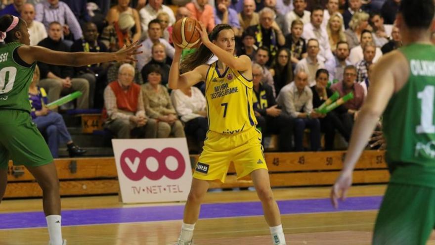 La belga del Castors Antonia Delaere, en el partit contra l&#039;Uniao Sportiva de la primera jornada de l&#039;Eurocup