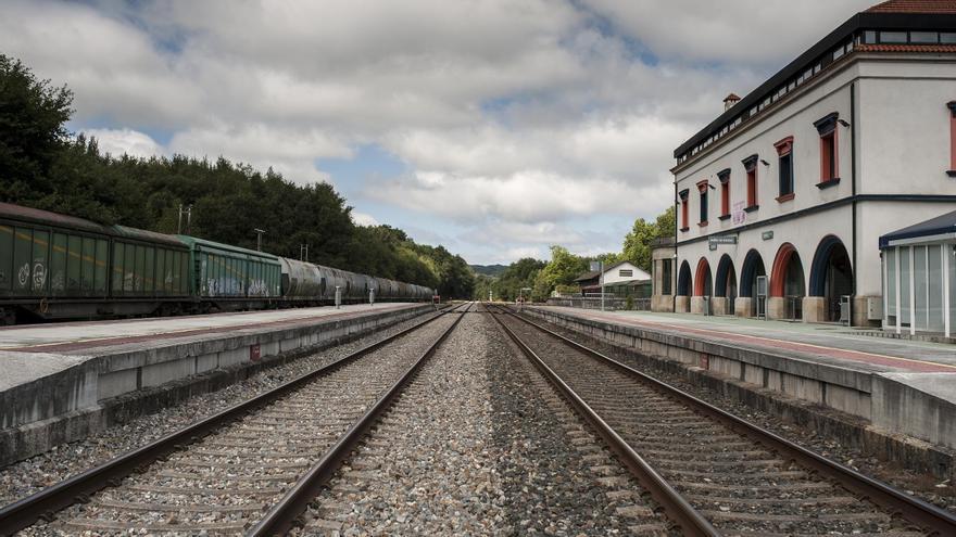 Investigados dos vecinos de Ourense por el robo de vías de tren