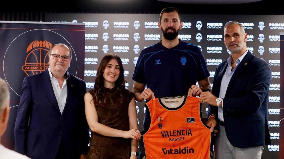 Nikola Mirotic ya es jugador del Valencia Basket