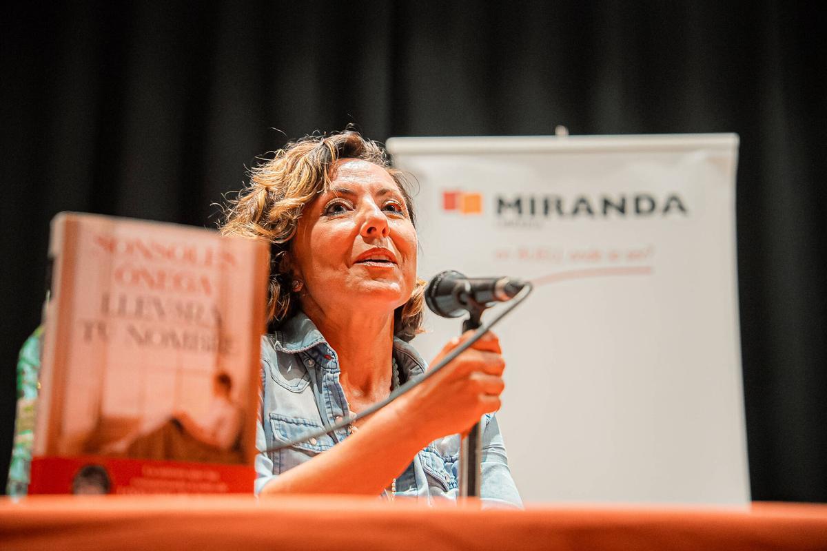 Bueu. Presentación de Sonsoles Ónega de su último libro.