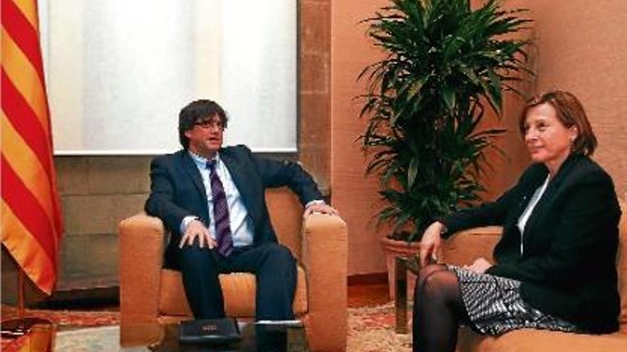 Carles Puigdemont es reuneix amb Carme Forcadell