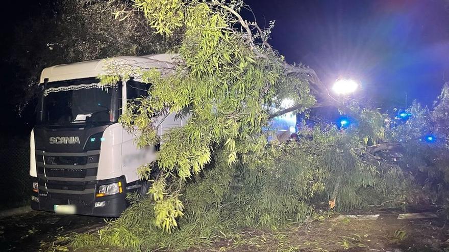 Alerta por fuerte viento mientras recuentan los daños de la DANA