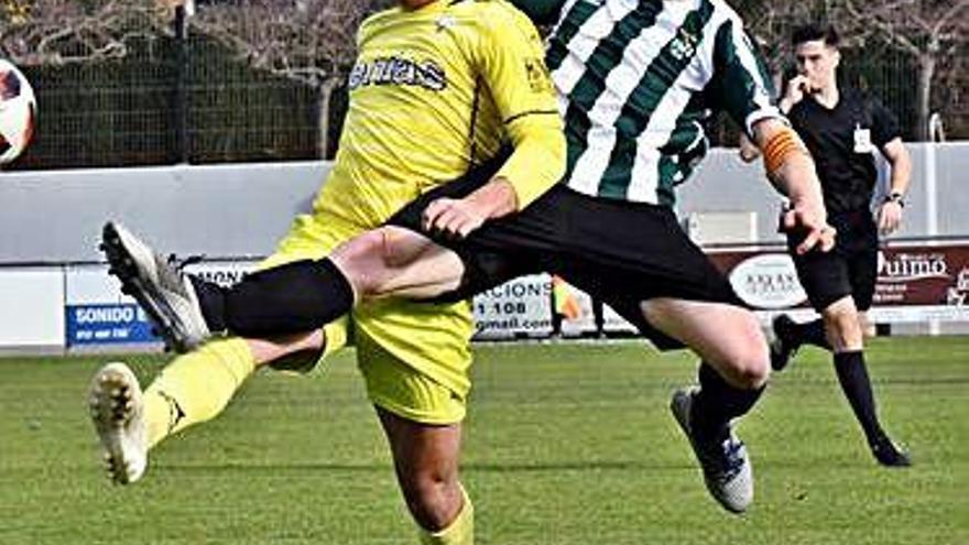 Èric Montes, en una acció del partit d&#039;ahir contra l&#039;Ejea.