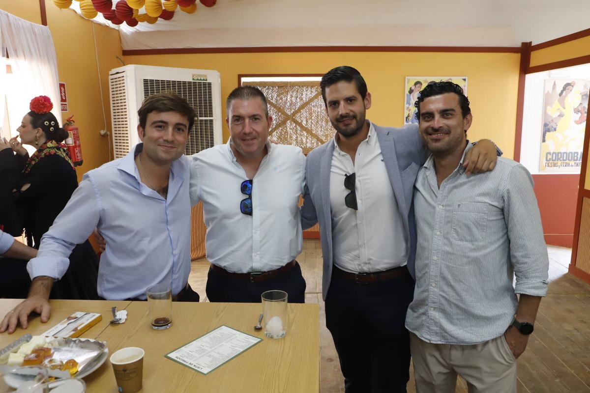 Lunes de comidas de amigos y empresas en la Feria Lunes de comidas de amigos y empresas en la Feria
