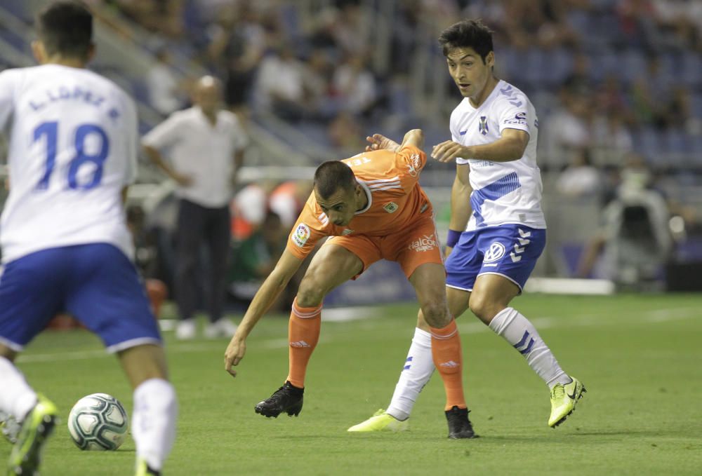 El partido entre el Tenerife y el Real Oviedo, en imágenes