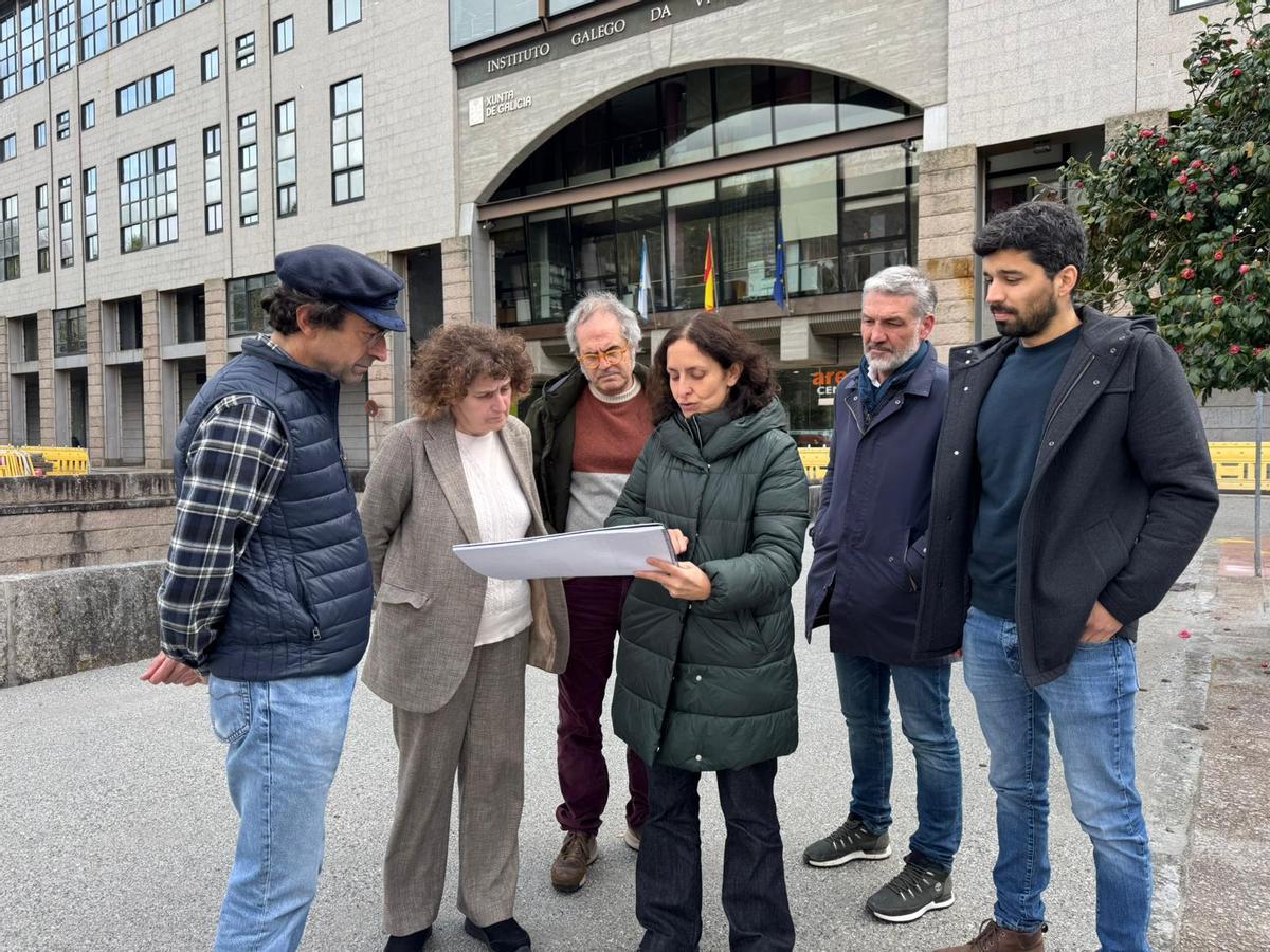 Domínguez e Sanmartín supervisan as obras en Fontiñas con persoal técnico