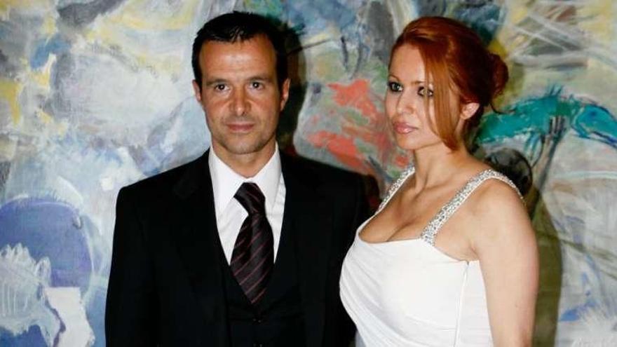 Jorge Mendes y su ya esposa Sandra Barbosa.