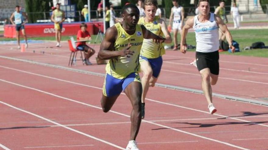 El atleta del Puerto Ajibola Olawuyi en una imagen de archivo.