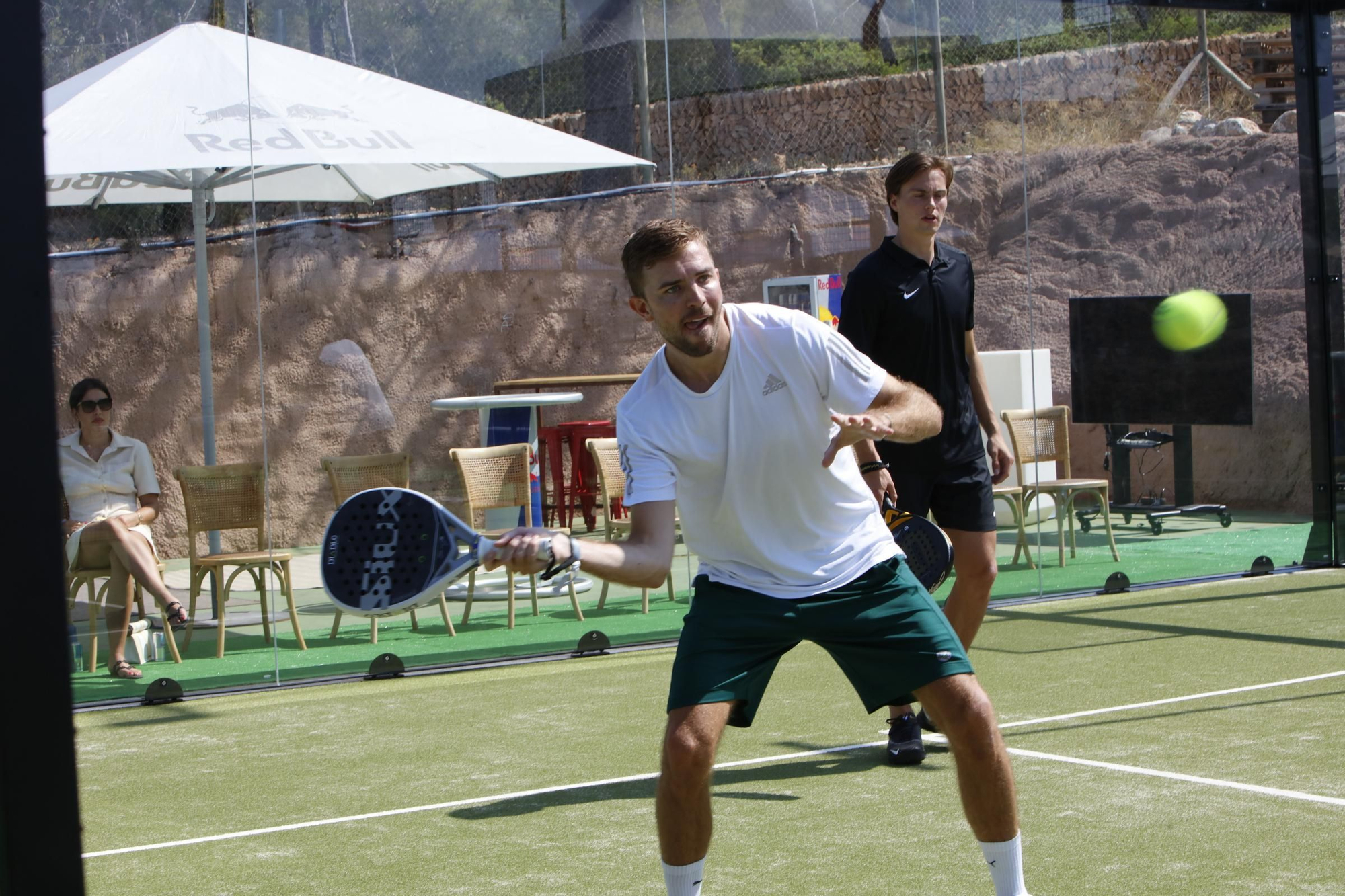 Johannes B. Kerner, Jürgen Klopp und Jens Lehmann duellieren sich auf dem Padel-Platz in Santa Ponça